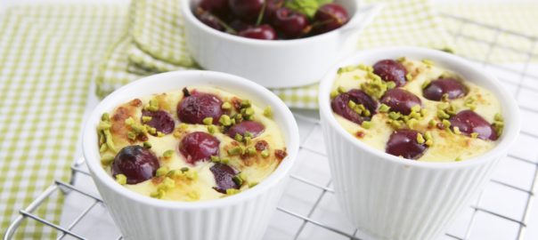 Cherry bake with pistachios